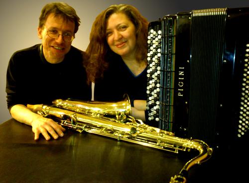 Markus Hoßner (Saxophone) und Mirjana Petercol (Akkordeon)